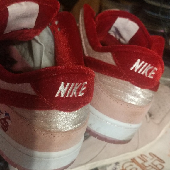 Nike dunk  STRANGE LOVE valentine - Picture 3 of 4
